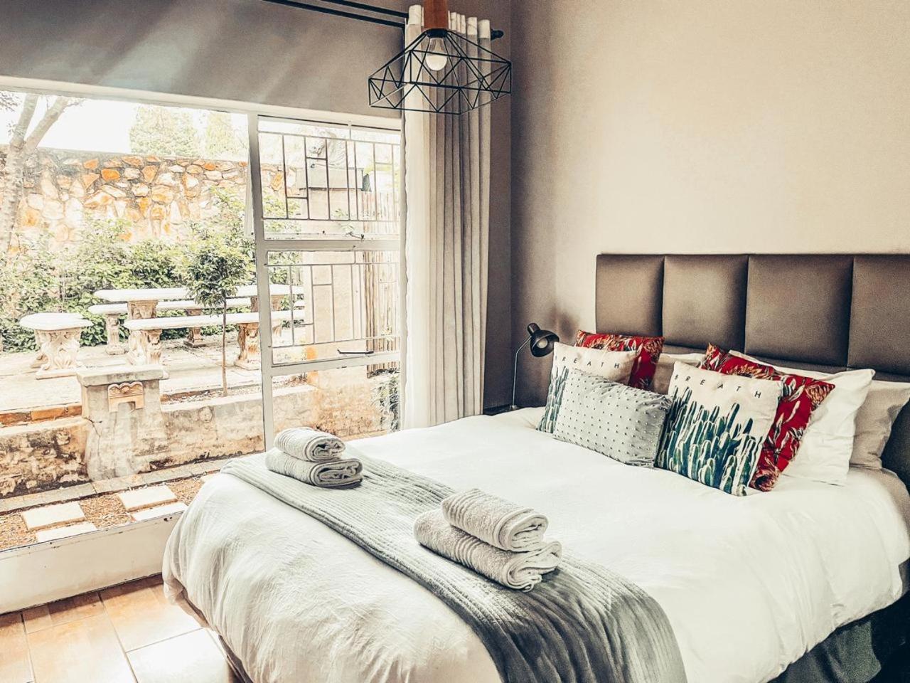 59 On True North Guest Rooms โจฮันเนสเบิร์ก ภายนอก รูปภาพ